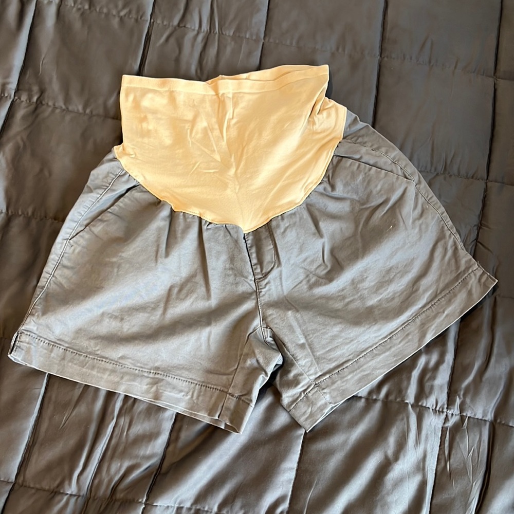 Maternity shorts